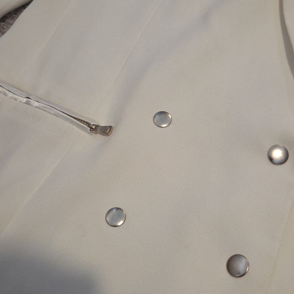 Paige Karissa Blazer In Ecru - Elegant White Women's Blazer - Picture 9 of 11